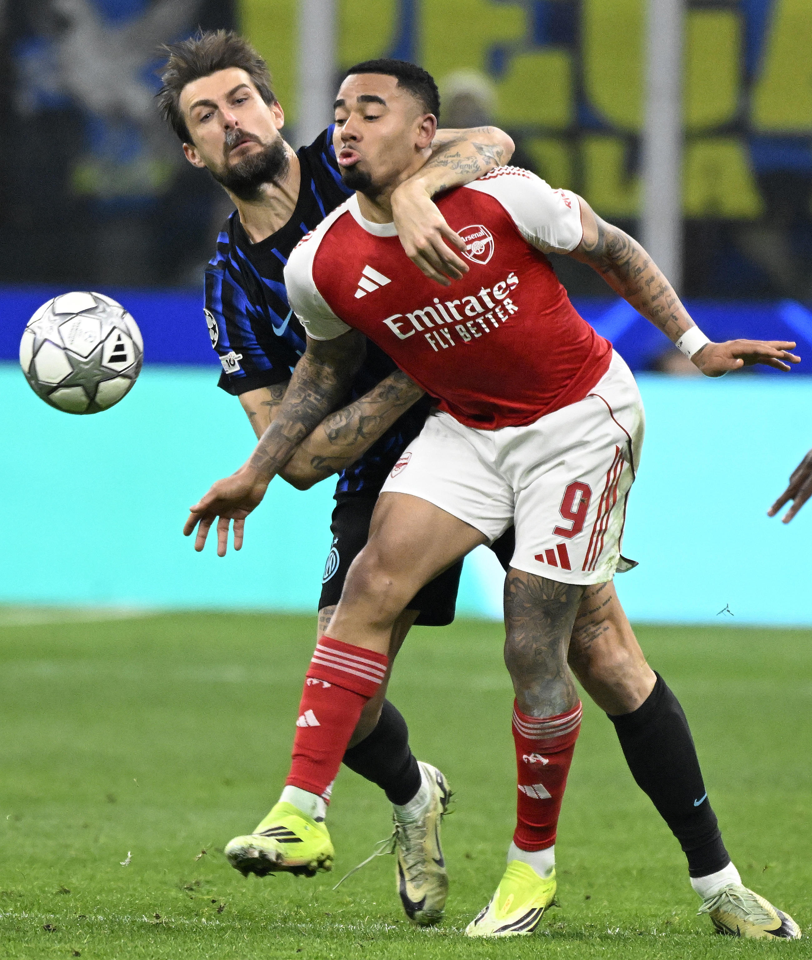 AC Milan Sports 国际米兰转会期防线松动转折点马赛外线爆发,连对手都承认:纳达尔与90激战RNG分钟